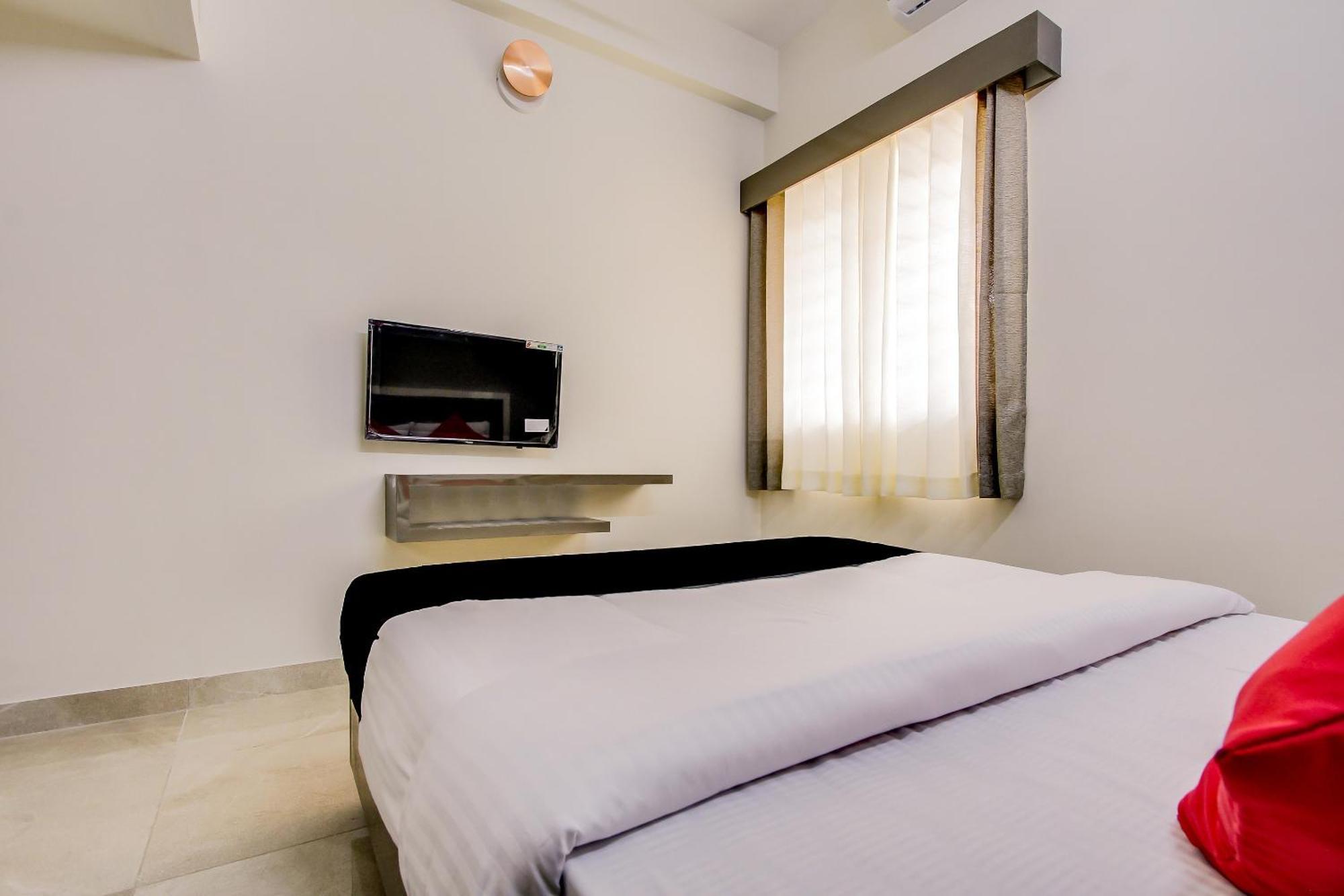 Capital O New Paradise Inn Irugur 外观 照片