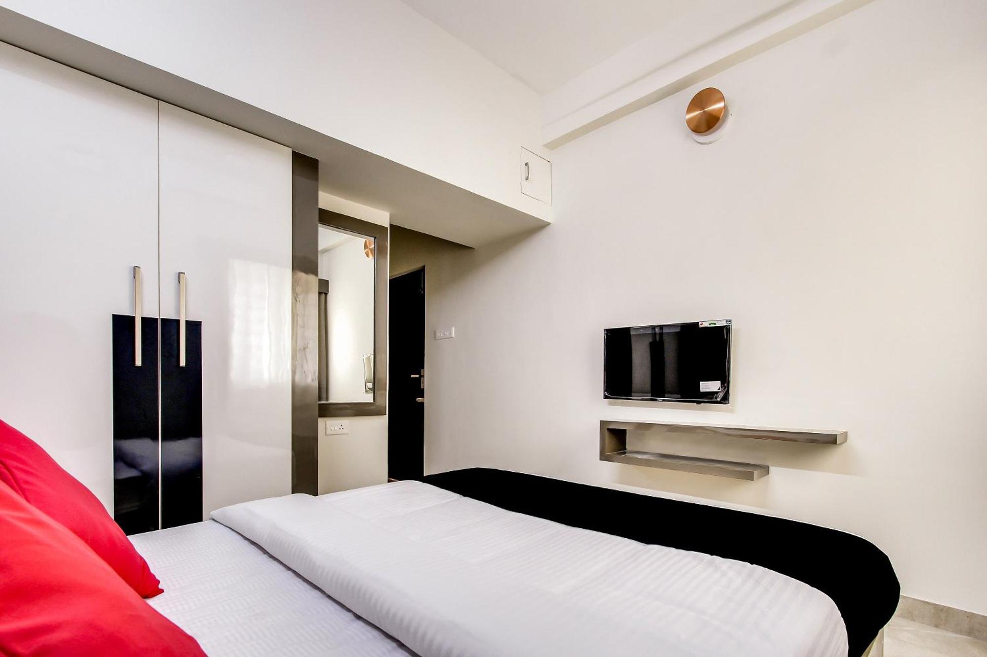 Capital O New Paradise Inn Irugur 外观 照片